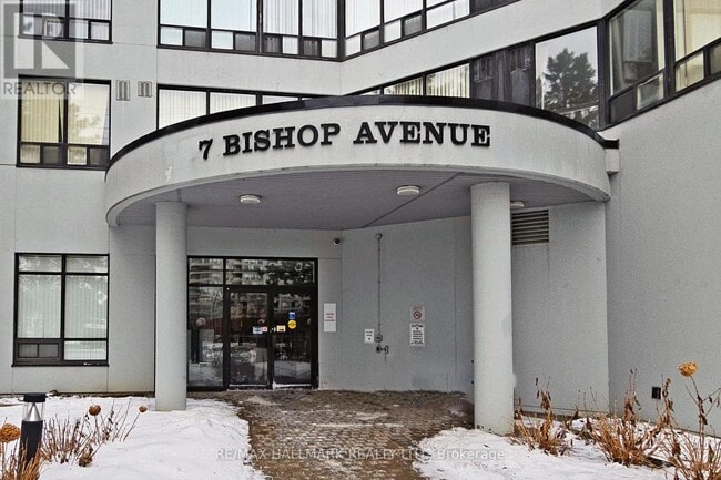 Photo du bâtiment - 7 Bishop Ave