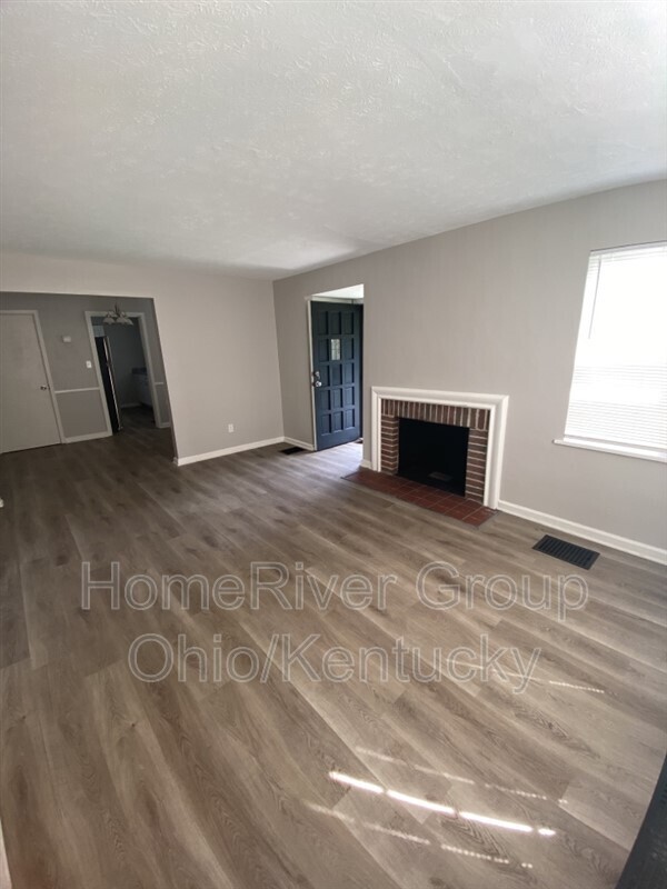 Building Photo - 3325 Cornell Dr