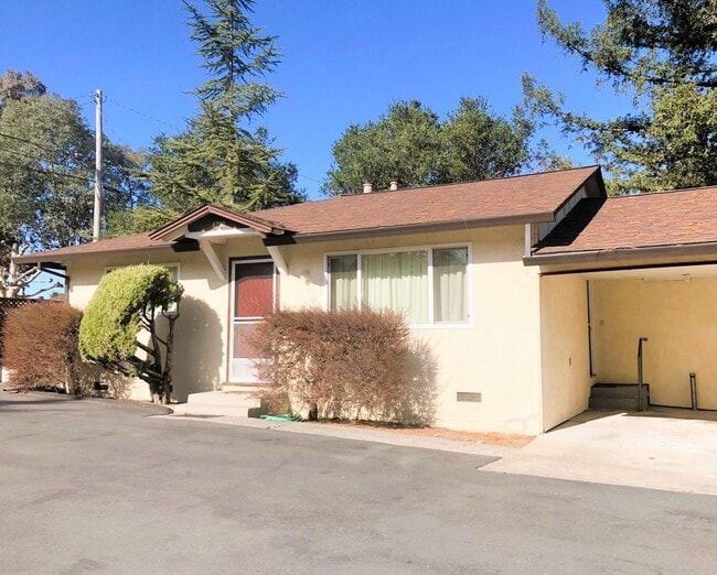 Foto del edificio - 8790 Petaluma Hill Rd