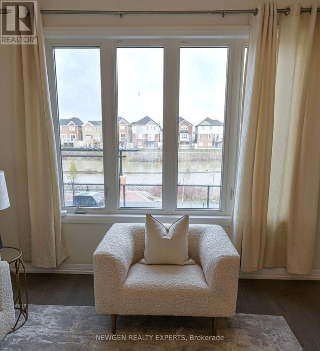 Photo du bâtiment - 35 Divers Rd