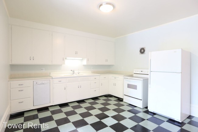 Building Photo - 36 Pond St