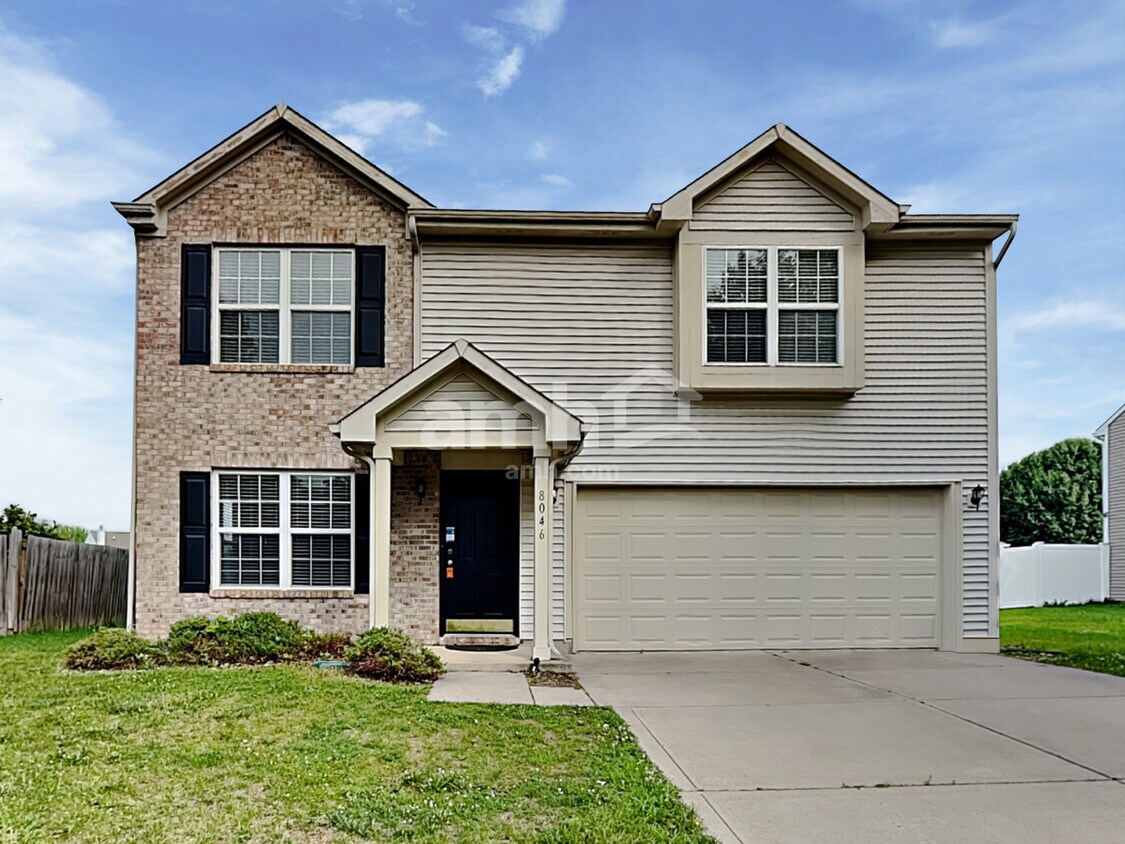 Foto principal - 8046 Wichita Hill Dr