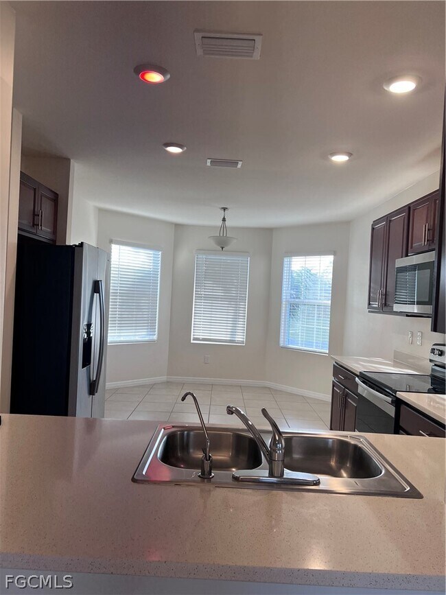 Foto del edificio - 2635 NW 24th Pl