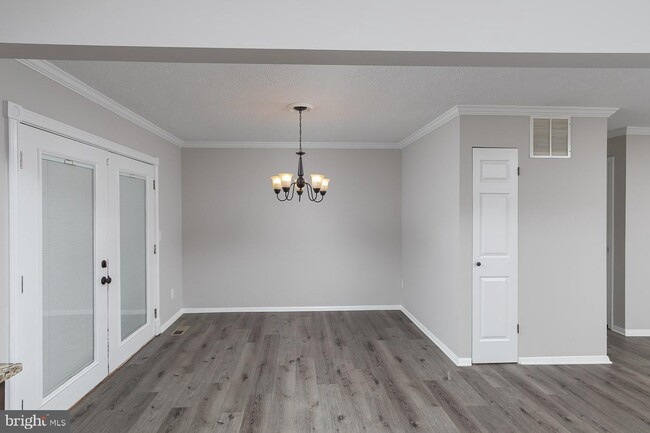 Building Photo - 31 Stone Falls Ct