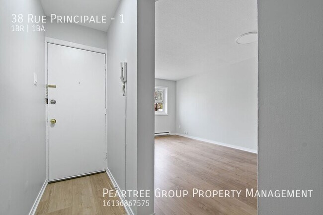 Building Photo - Perfect Principale** -Newly Renovated--Ayl...