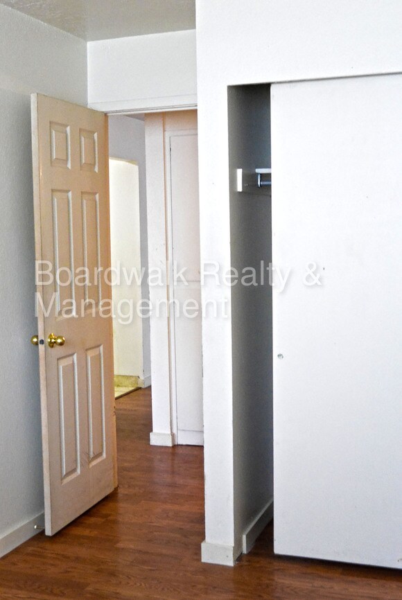 Building Photo - 350 S 700 E