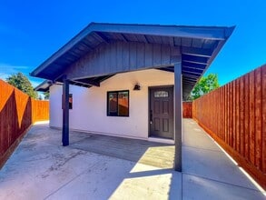 Building Photo - 174 Chelsea Ave