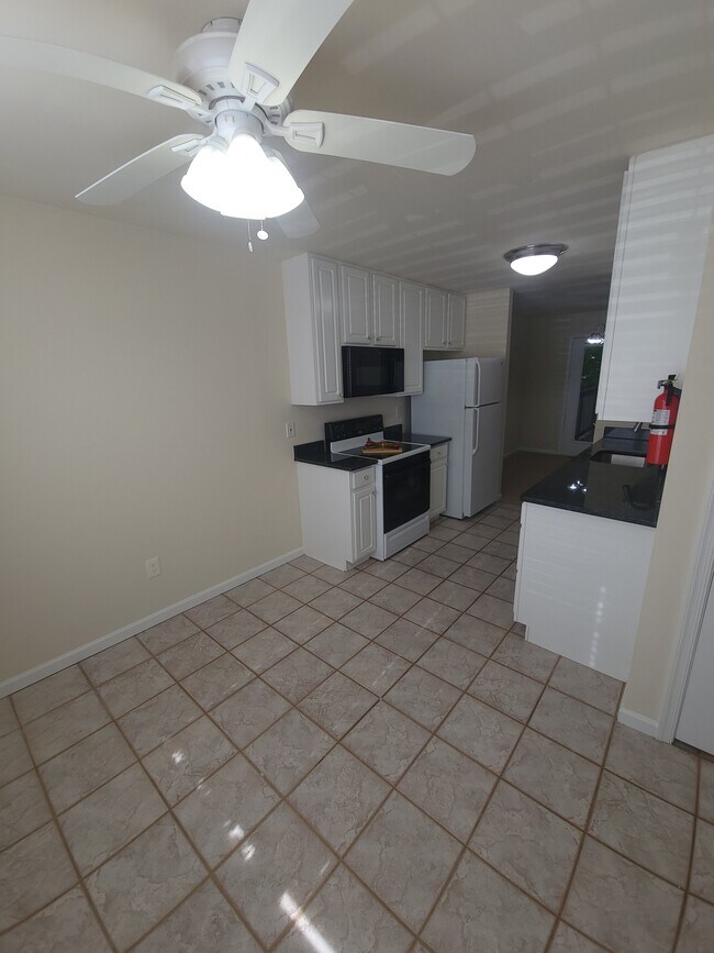 Foto del edificio - 501 Upland St