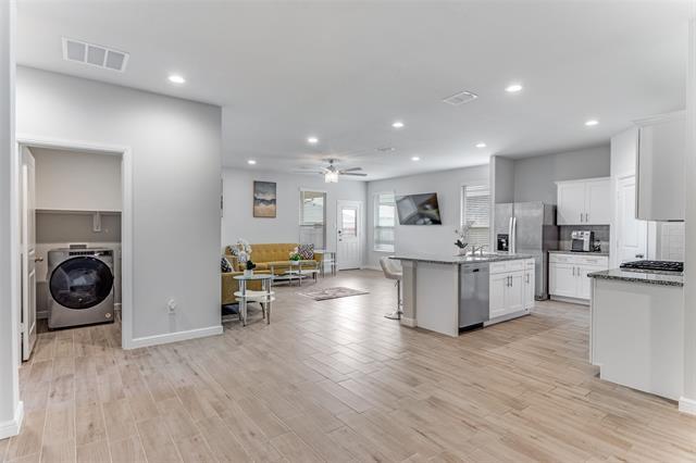 Foto del edificio - 4313 Briargrove Ln