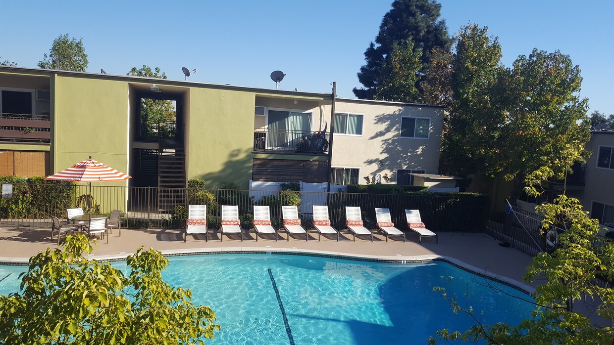 The Summit at La Crescenta Apartments 3250 Fairesta St La Crescenta