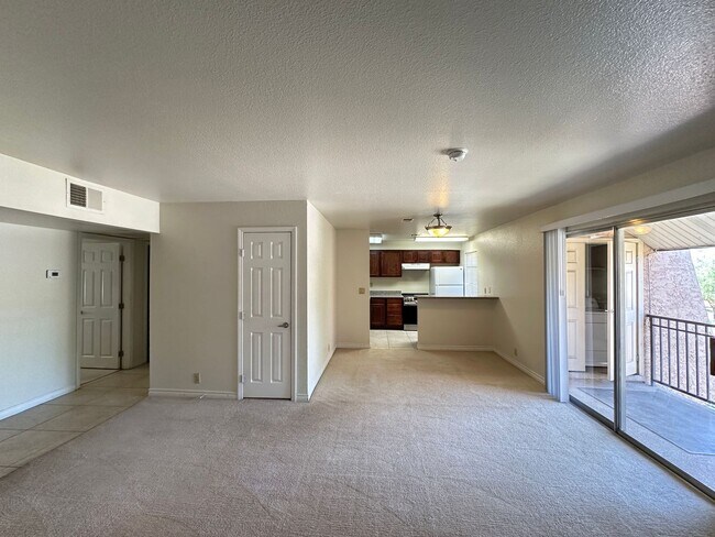 Building Photo - 5280 Indian River Dr