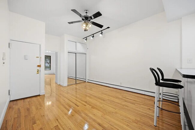 Foto del edificio - 11-25 47th Ave