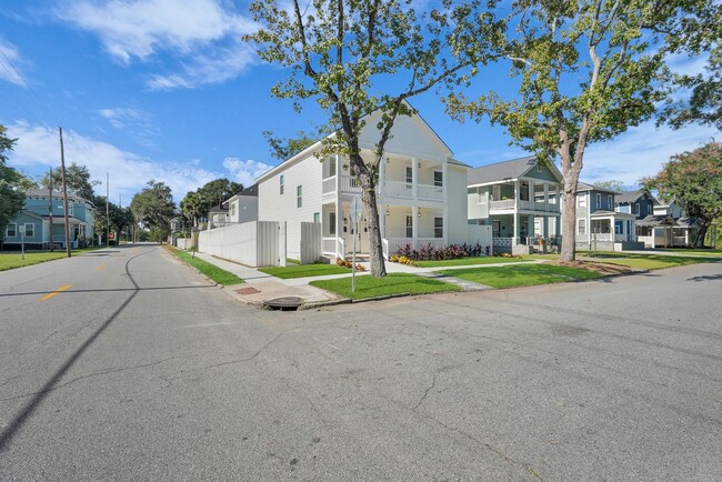 Building Photo - East Duffy Street