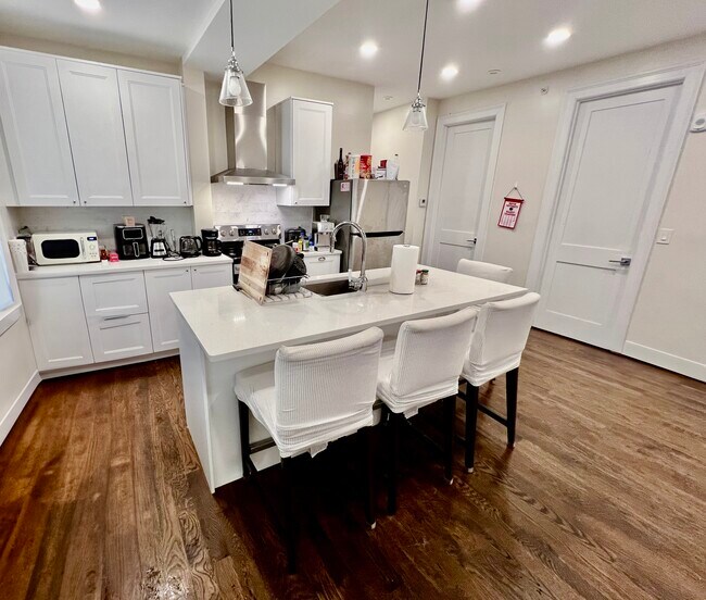 Kitchen - 35 Foster St