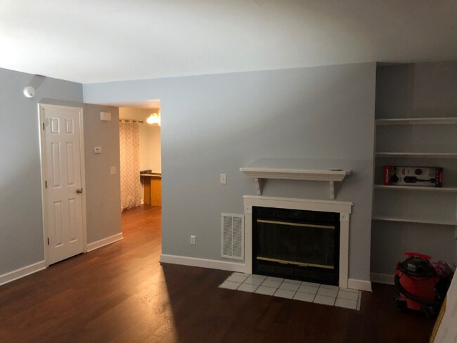 Building Photo - 139 Birdwood Ct