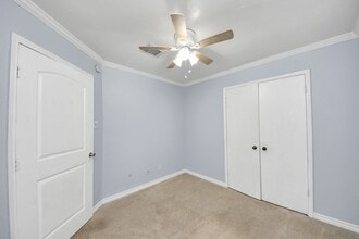 Building Photo - 6535 Trimstone Dr