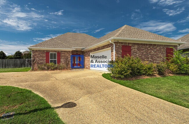 Foto del edificio - Beautiful 3 bedroom, 2 bathroom house in B...