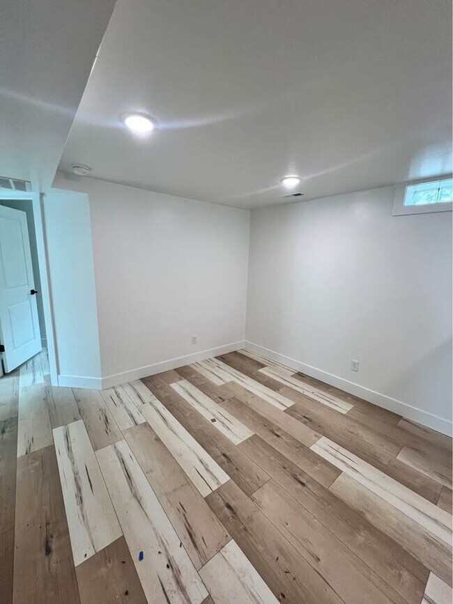 Foto del edificio - 280 W 16th St