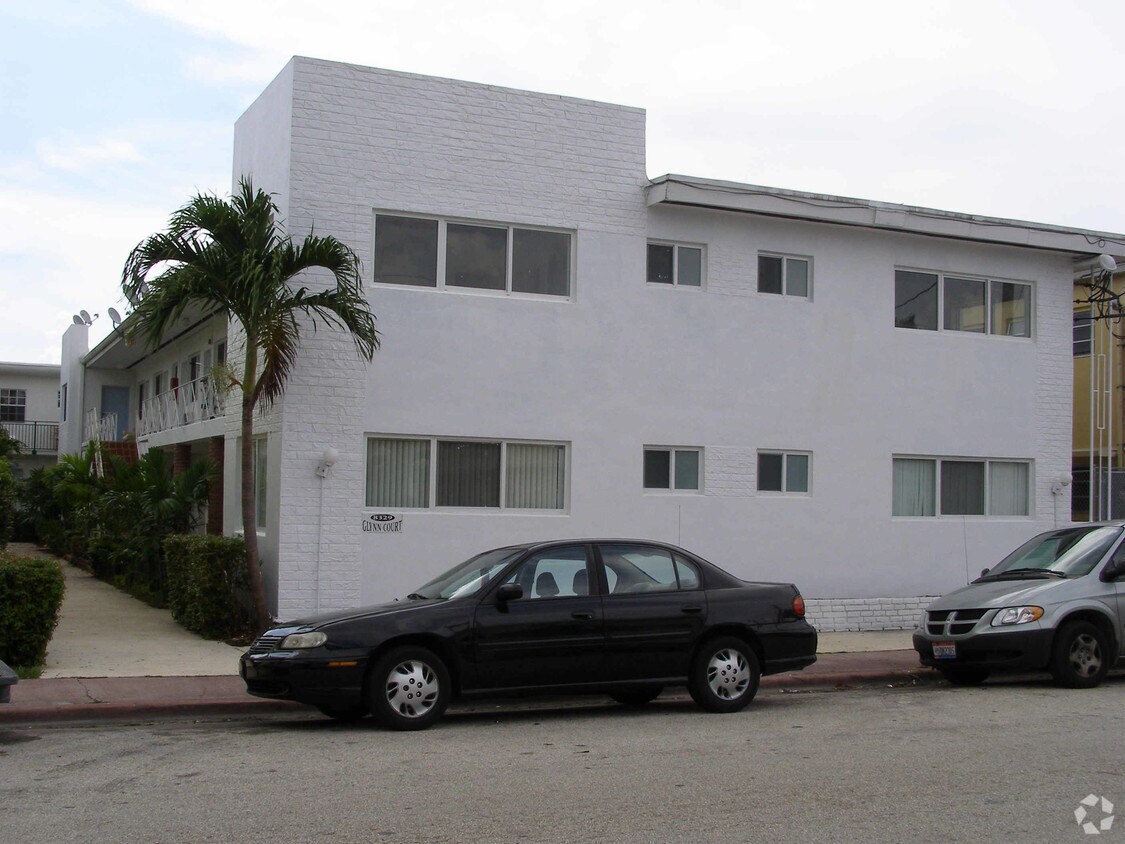 Building Photo - 8329 Byron Ave