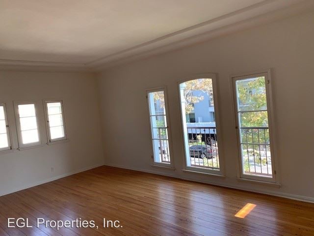 Building Photo - 459 S Maple Dr