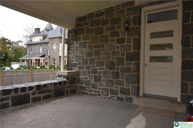 Foto del edificio - 408 Clinton Terrace