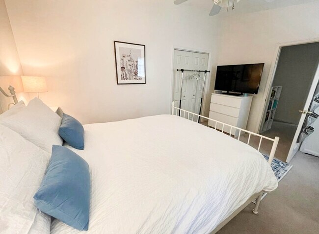 Foto del edificio - 104 Briarwood Dr