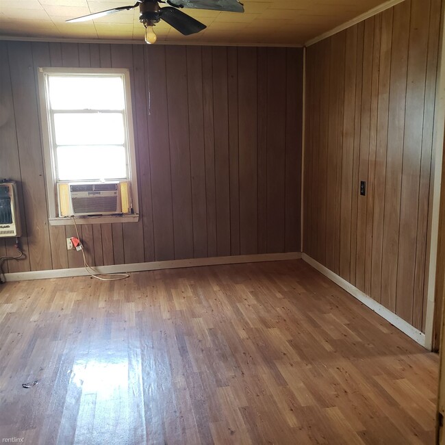 Foto del edificio - 2 br, 1 bath House - 1010 Louisa Ave