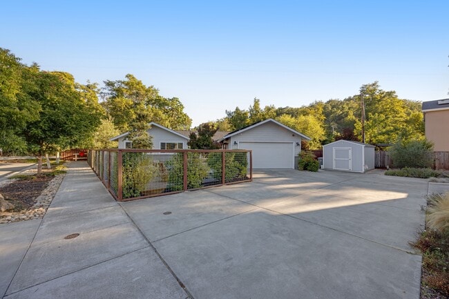 Building Photo - 88 Calistoga Rd
