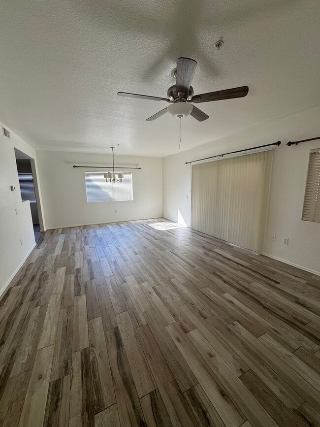 Foto del edificio - North Scottsdale Condo for rent