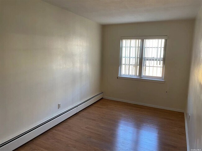 Foto del edificio - 51-17 71st St