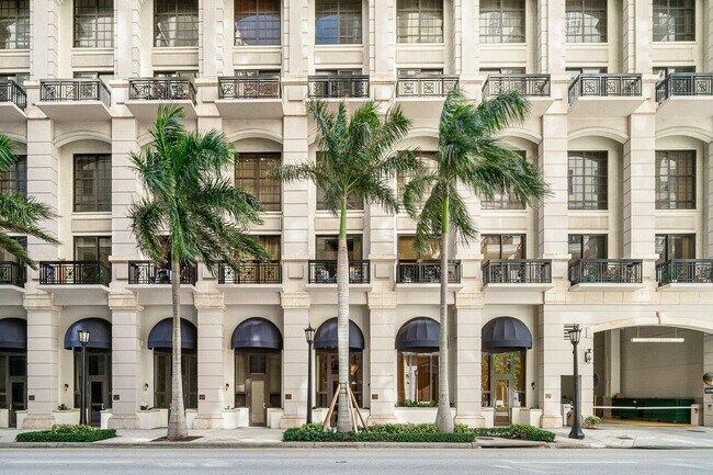 Building Photo - 801 S Olive Ave