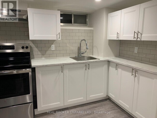 Photo du bâtiment - 12 Villa Rd