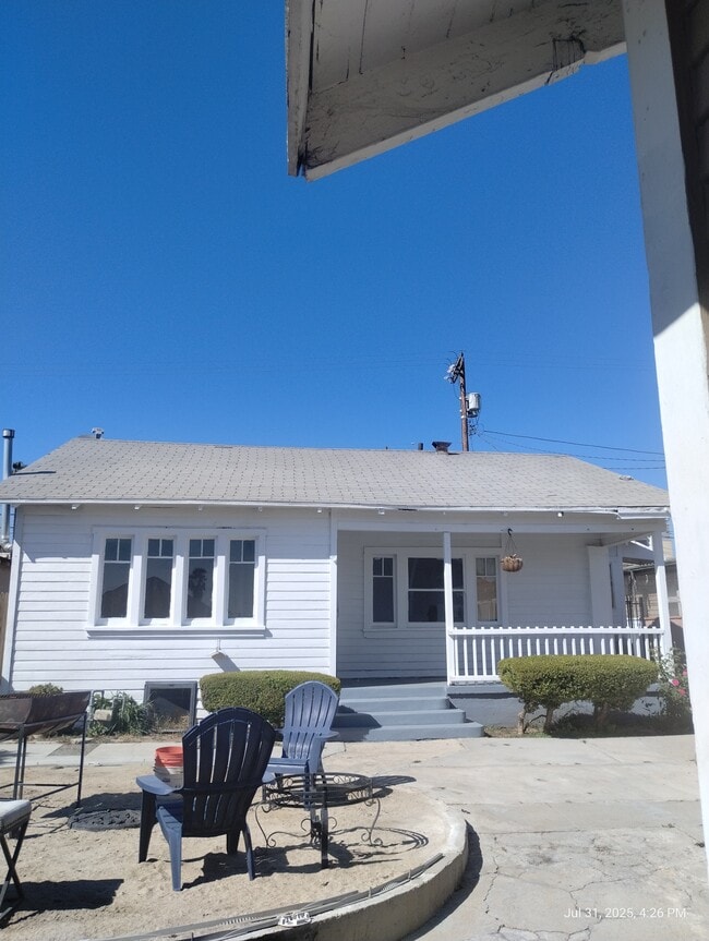 Porch 8ft x 16ft - 3453 Siskiyou St