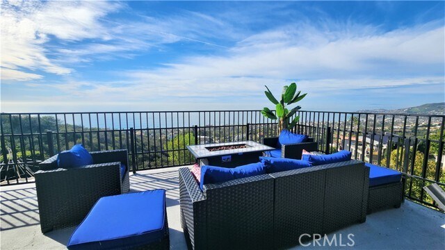 Foto principal - 1055 Summit Dr