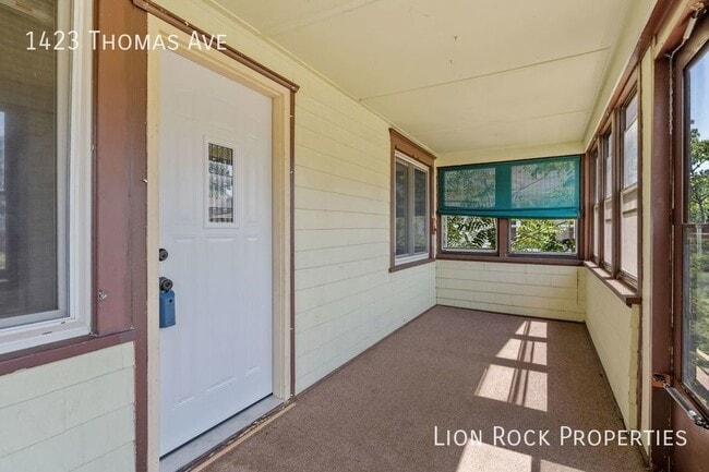 Foto del edificio - 1423 Thomas Ave W