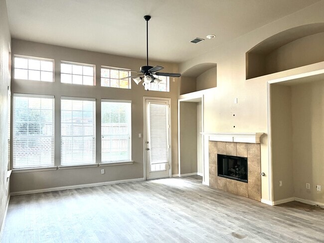 Foto del edificio - 2421 Mallard Dr