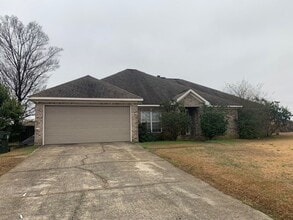 Building Photo - 207a Cedar Crest