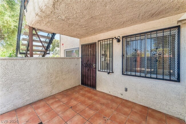 Building Photo - 3683 Lucido Dr