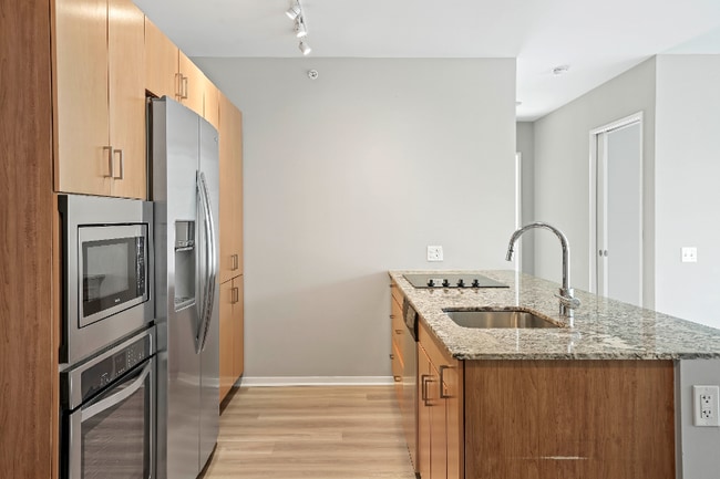 Foto del edificio - 450 N St Clair St