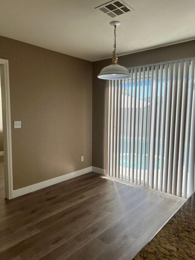 Building Photo - Gorgeous 2-Story Home You've Been Looking ...