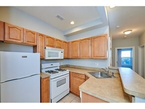 Building Photo - 12 Humboldt Pl