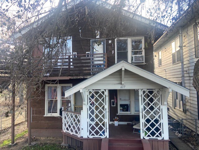 Primary Photo - 617 S Main St