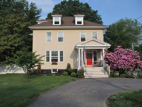 Front Entrance - 631 Aiken Ave