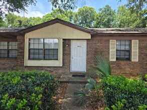 Building Photo - 1020 Sable Dr