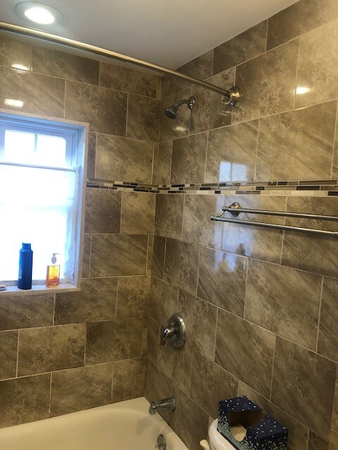 Tiled bath - 31 Charlesbank Rd