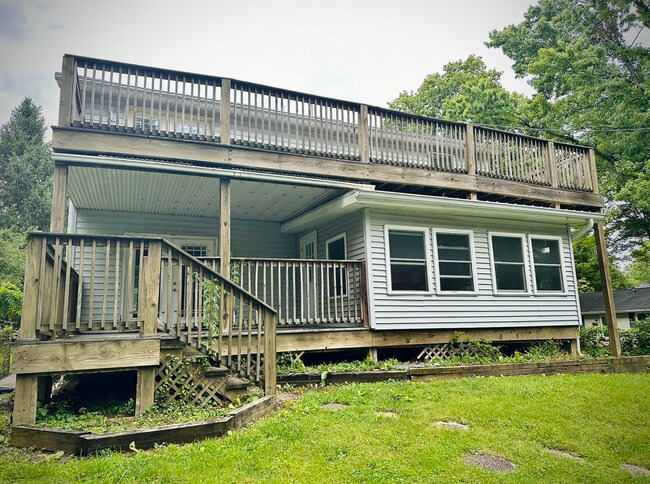 Foto del edificio - 1119 W 8th St