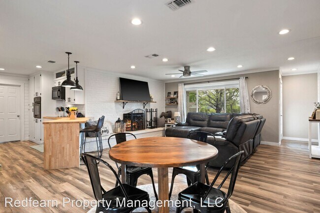 Foto del edificio - 3 br, 2 bath House - 211 Red Bird