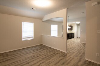Building Photo - 910 Dancing Sun Court