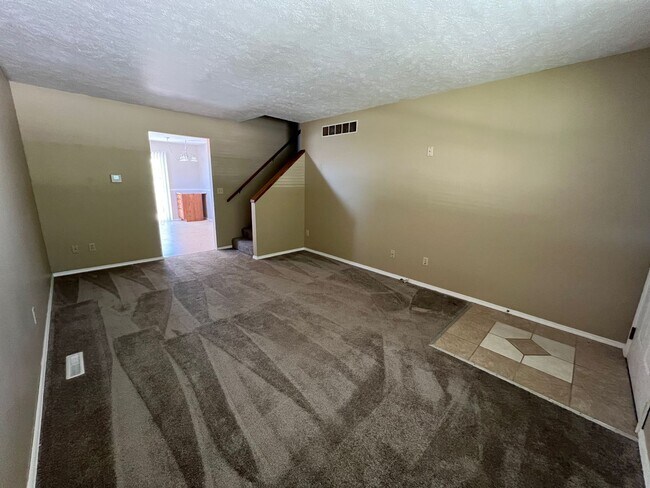 Foto del edificio - 2 Bedroom Townhome - Close to ISU Campus & Heartland