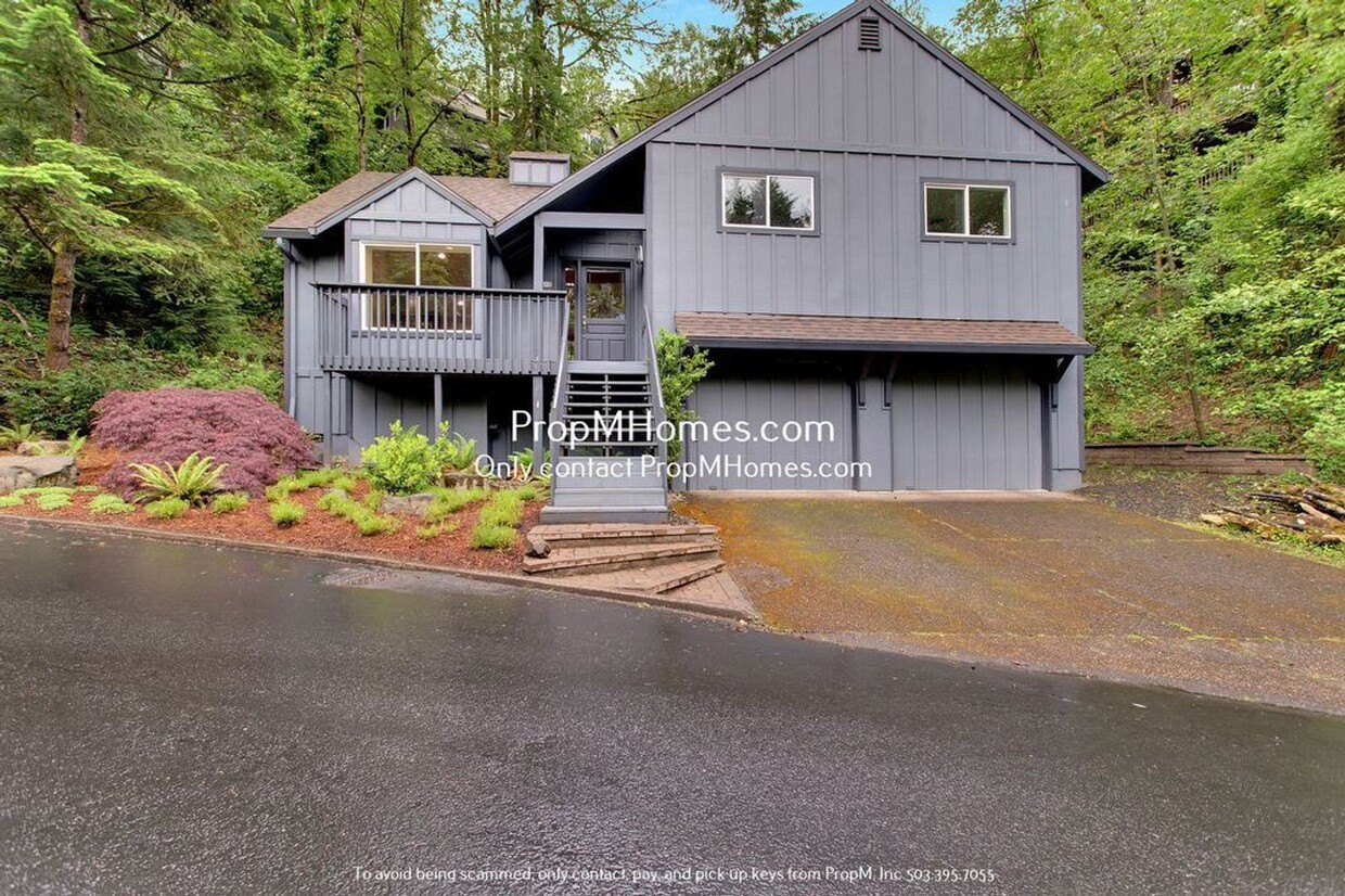 Primary Photo - Sylvan Highlands Three-Bedroom Haven with ...